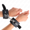 KINK - SUJECIÓN DE MUÑECA - FILA DE REMACHES SIMPLE NEGRO AJUSTABLE 17-28 CM X 5 CM