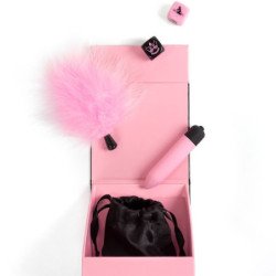 SECRET PLAY - CAJA DE PLACERES PARA PAREJAS DADOS + BALA VIBRADORA + PLUMERO